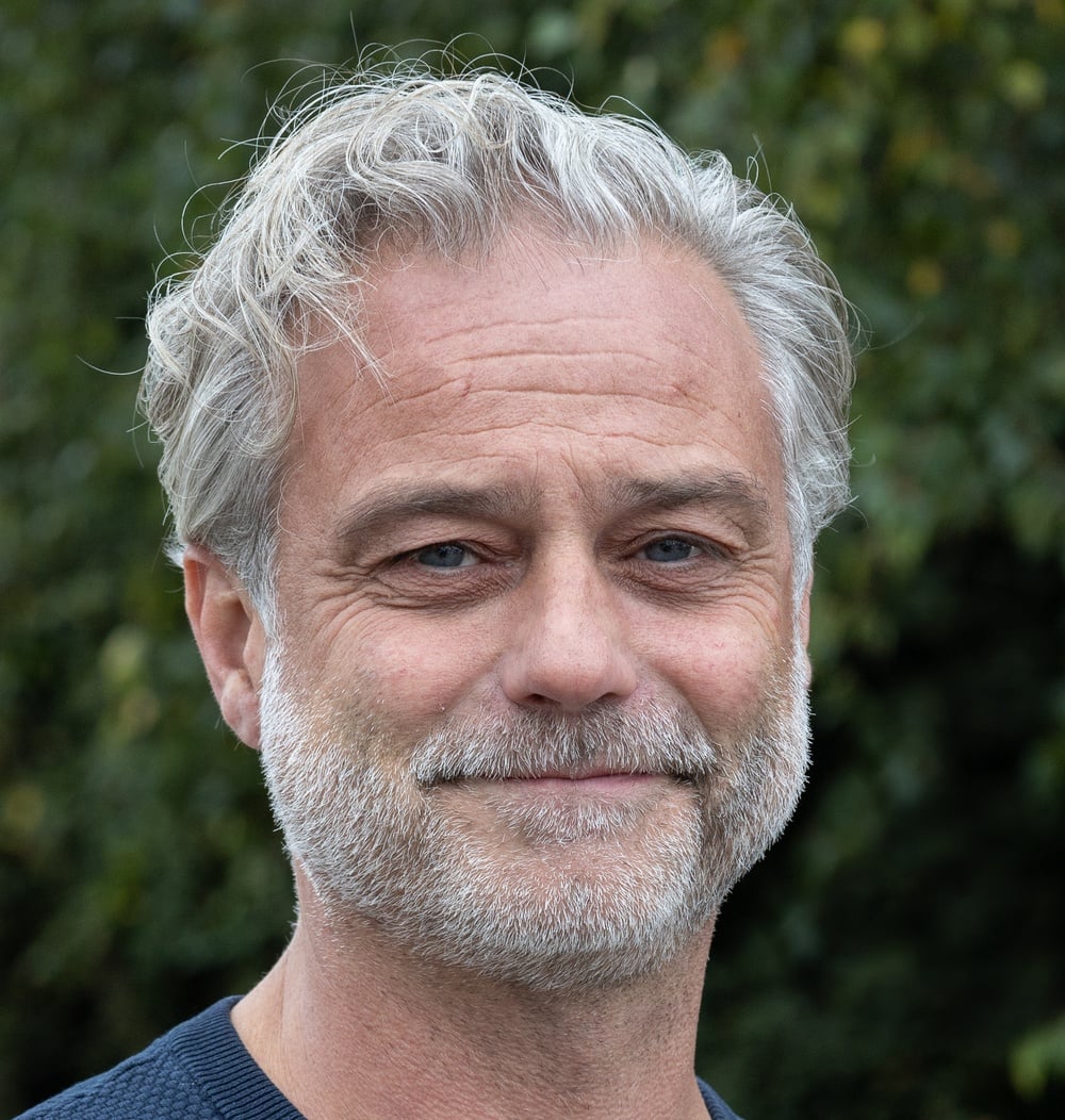 Martin van Nieuwenhoven, projectleider bij idverde, voor een groene haag.