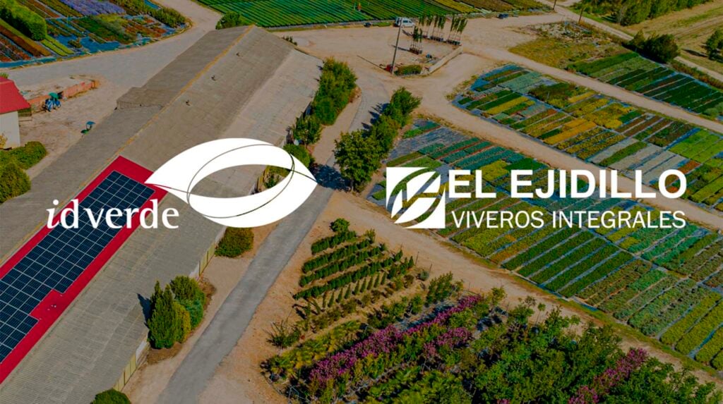 Luchtfoto van El Ejidillo Viveros Integrales kwekerij in Spanje met logo's van idverde en El Ejidillo